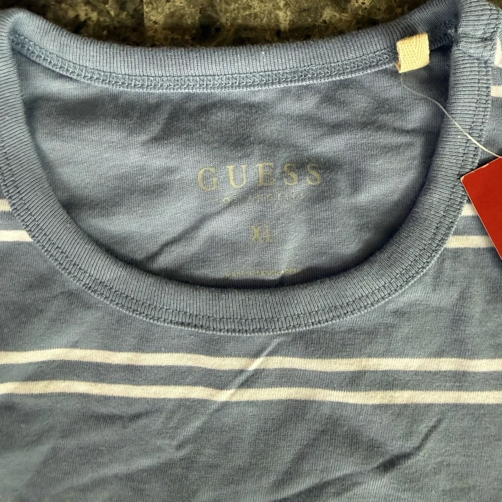 Men’s GUESS Light Blue and White Striped Short Sleeve Crew Tee size XL - Picture 3 of 5